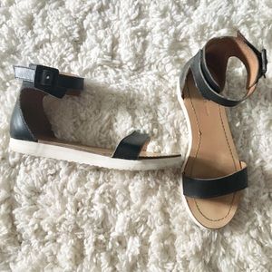 Deena and Ozzy low platform sandal
